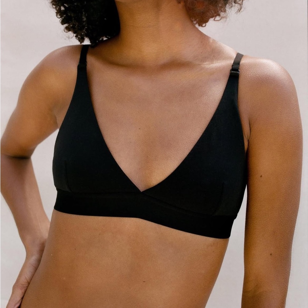 Kit Undergarments Bra Bralette Pullover Triangle Bra in Black NWT Size 2 (S/M)